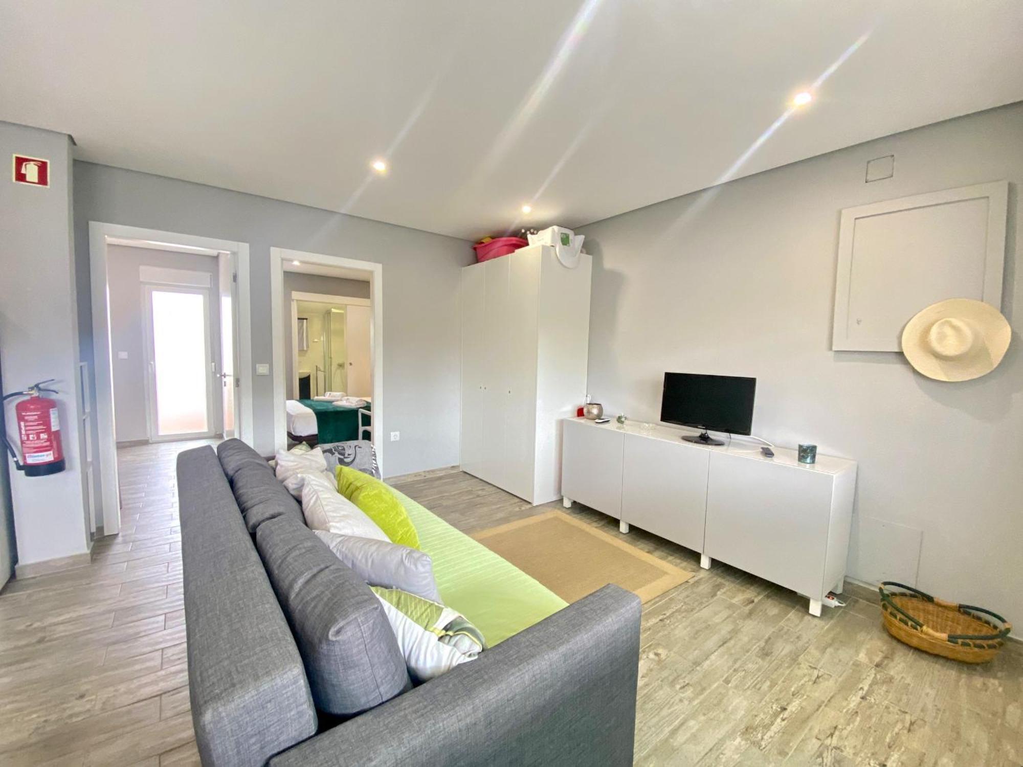 Appartement Quarteira Stylish 2 By Homing Extérieur photo
